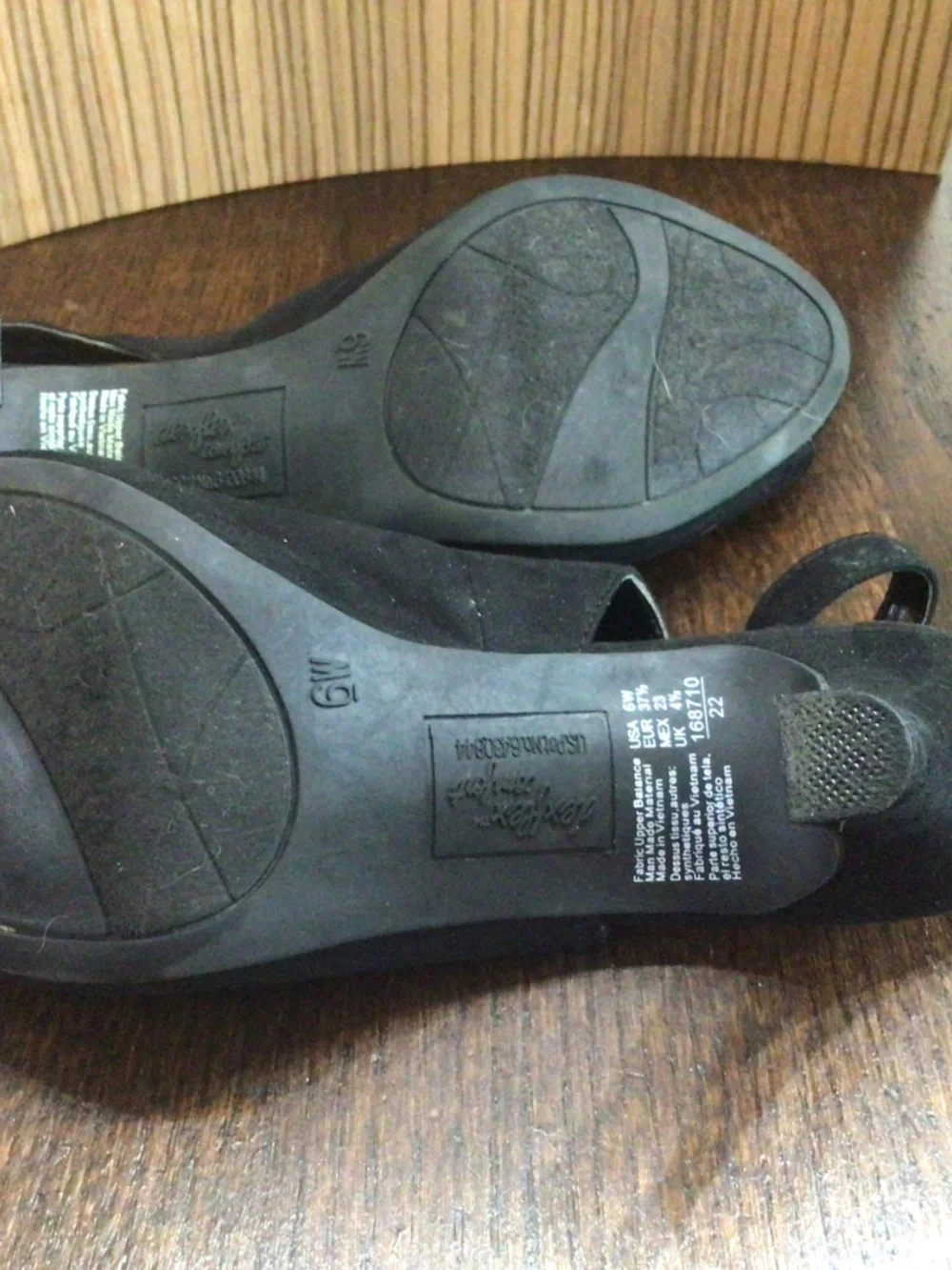 Dexflex Comfort open toe  ankle strap heels. Size 6W